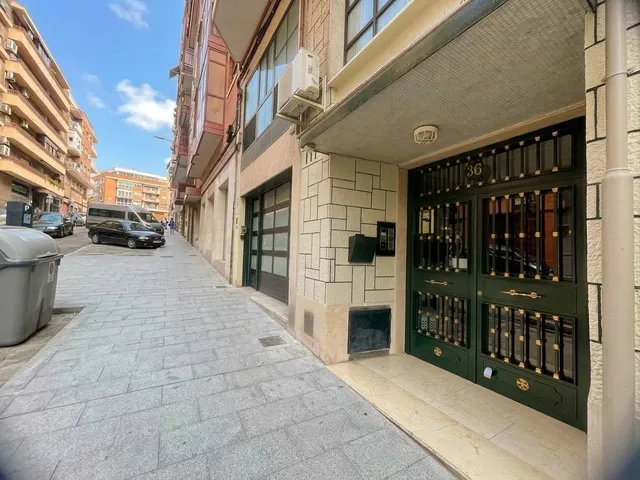 Piso luminoso en calle Constancia 36 — 16