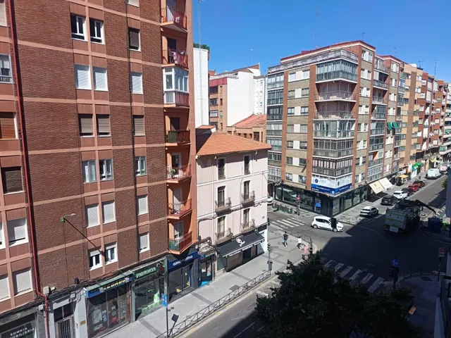 PISO VENTA PLAZA CRUZ VERDE VALLADOLID - foto 2