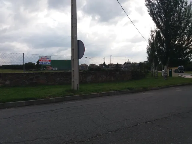 VENTA.-.PARCELA URBANA.-.ORTIGOSA DEL MONTE — 20