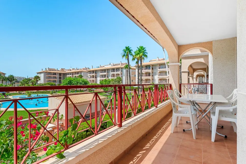 Apartamento de 2 dormitorios 2 baños en playa flamenca (orihuela costa)