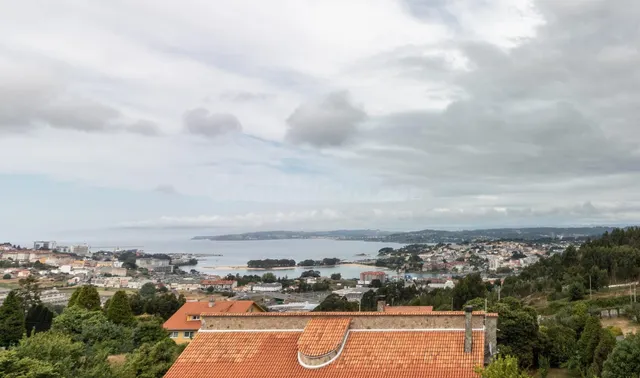 Vive en un oasis de paz con vistas al mar en La Zapateira - foto 2