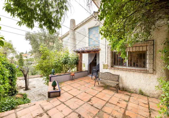 Chalet con gran parcela en Cogollos — 2