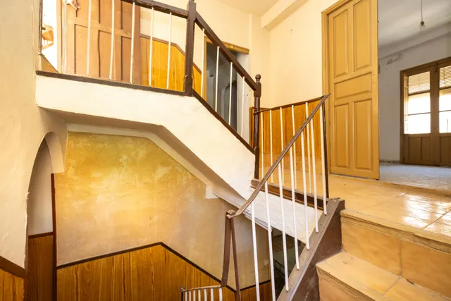 Casa para reformar en el centro de Lanjarón con gran potencial de inversión — 40