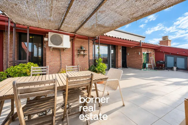 Ático dúplex con gran terraza, piscina y parking en Coll Favà. — 34
