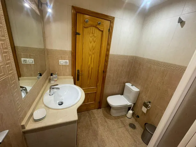 Se alquila vivienda en avda. ramón puyol ideal para maestros — 20