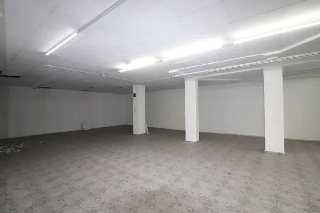 impresionante local comercial en Alicante de 500m2 — 7