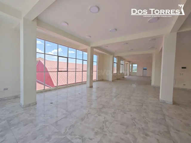 Local comercial 219m² en alquiler - Tamborada - foto 2