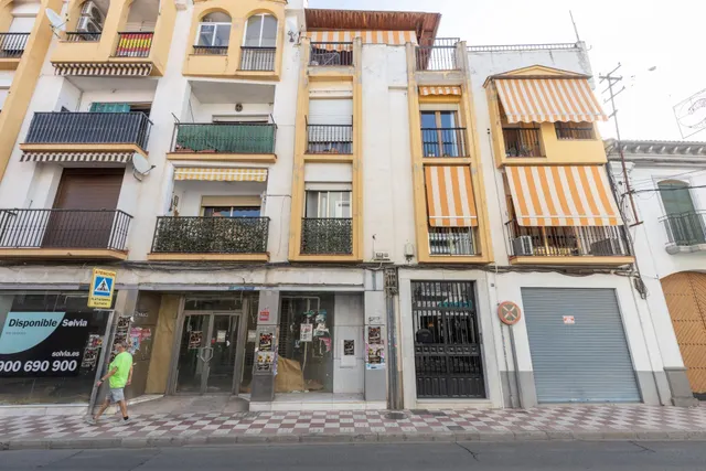 Amplio y luminoso piso de 3 dormitorios listo para entrar a vivir junto al metro de Albolote — 35