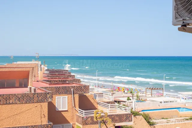 Exclusivo apartamento en primera línea de playa con 2 dormit - foto 4