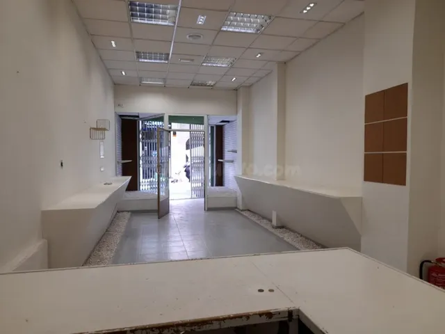 Venta o alquiler de local comercial en Antequera - foto 3
