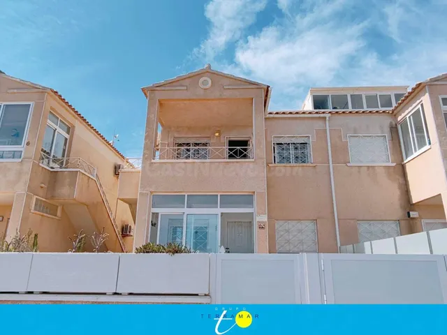 MAGNIFICO BUNGALOW DE PLANTA ALTA CON PISCINA COMUNITARIA, I - foto 2