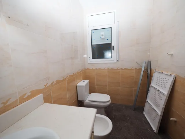 SE VENDA CASA UNIFAMILIAR EN CUBELLES, ZONA MAS TRADER — 21