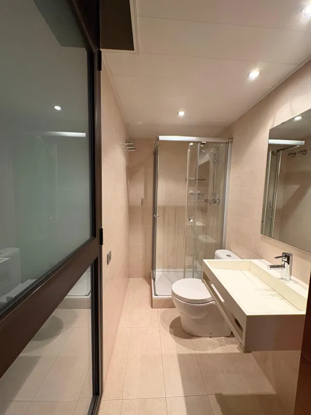 Planta baja con patio privado en Creu Alta, Carrer Canonge Joncar con Carrer Vilacinca – 2 habitaciones, 2 baños y espacio exterior propio — 9