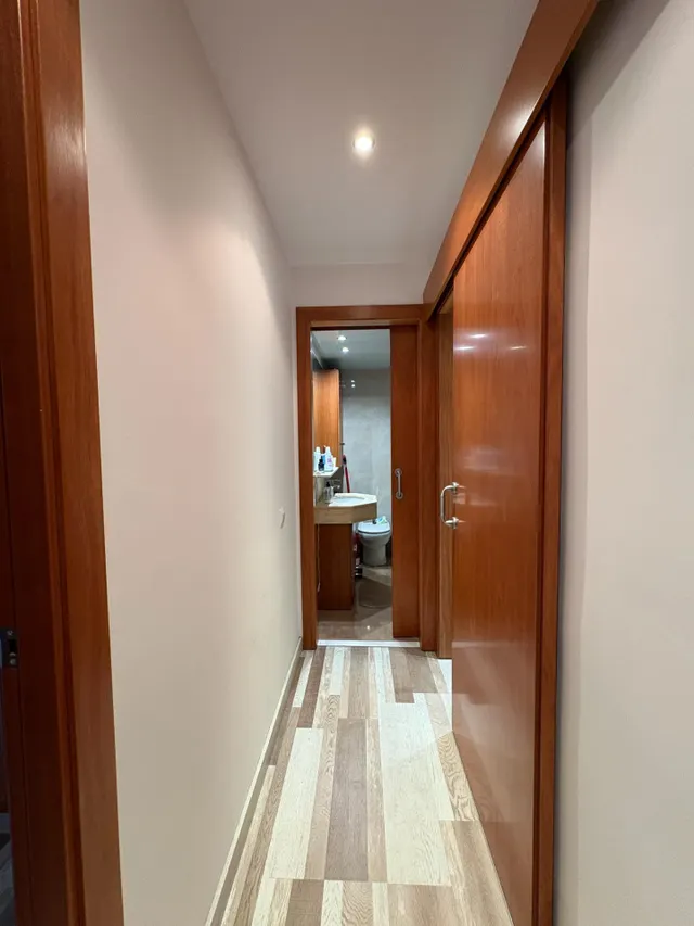 REFORMADO Y CON ENTRADA INDEPENDIENTE EN LES CORTS — 26