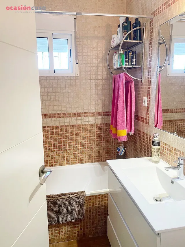 PARCELA DE 700 m2 , con 2 casas equipadas de cocina , habitaciones , baños ...! — 18
