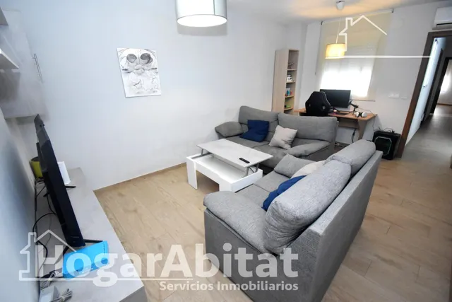 ¡OPORTUNIDAD! REFORMADO CON GARAJE Y GRAN TERRAZA   - foto 2