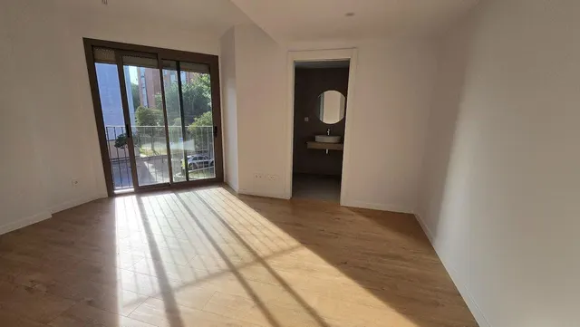 Piso nuevo a estrenar, con terraza, pk, trastero, ascensor y patio comunitario. Súper céntrico. — 16
