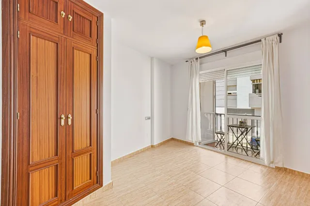 Piso de 2 dormitorios con terraza y garaje en las lagunas de Mijas — 10