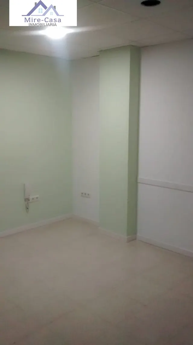 SE ALQUILA ENTRESUELO COMERCIAL, IDEAL ACTIVIDADES SANITARIAS — 2