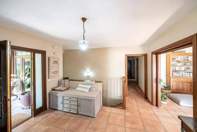 Chalet unifamiliar independiente de 320 m2 parcela de 992 con piscina y certificación A — 25