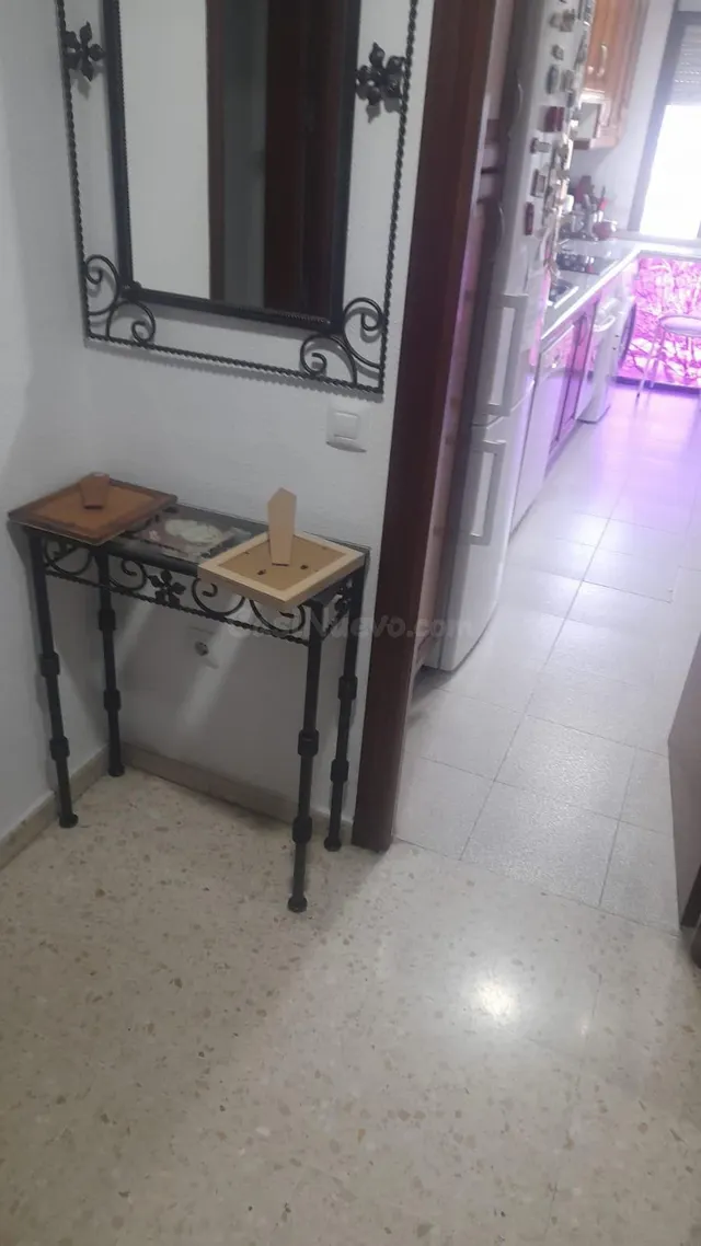 PISO CON ASCENSOR, GARAJE Y TRASTERO EN AVDA. LIBIA!! - foto 4