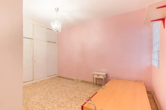 Amplio piso en venta para reformar en el Barrio del Carmen, Murcia — 32
