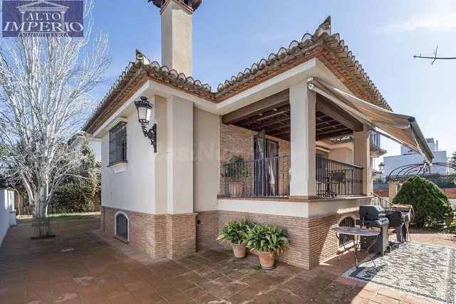 INCREÍBLE CHALET INDEPENDIENTE EN ZONA PRIVILEGIADA — 4