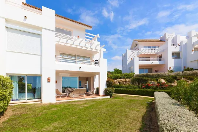EXCLUSIVO APARTAMENTO EN PLANTA BAJA EN ALCÁZABA LAGOON – CA