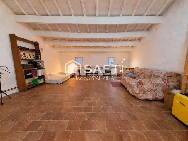 Casa céntrica con patio y 6 habitaciones en Mahón. — 32
