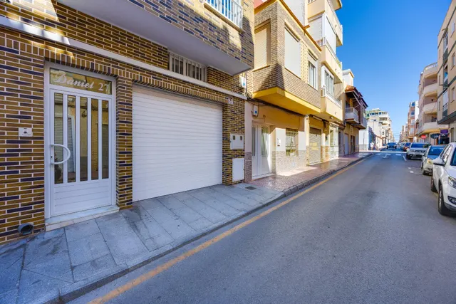Casa adosada reformada en el centro de Torrevieja – calle la paz — 41