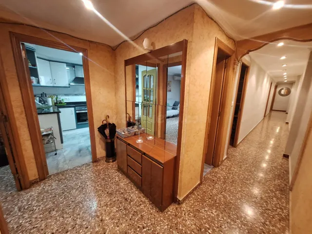 Coqueto piso en primera planta, sin ascensor, con opción de  - foto 4