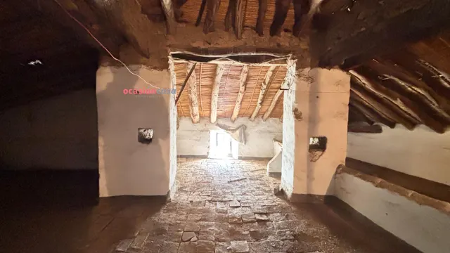 CASA CON PATIO Y TERRAZA A LA VENTA — 18