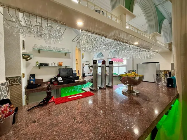 Local comercial 101m² en alquiler - Los secanos — 32