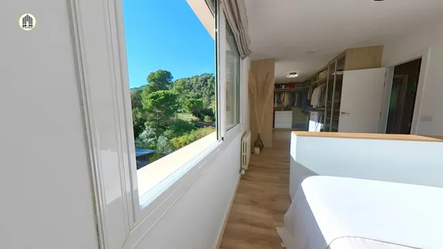 Casa reformada de tres plantas con piscina, jacuzzi, gimnasio, sauna  y vistas a parque natural — 22