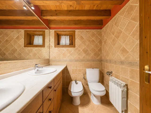 Exclusiva casa con gran jardín en Prats i Sansor — 28