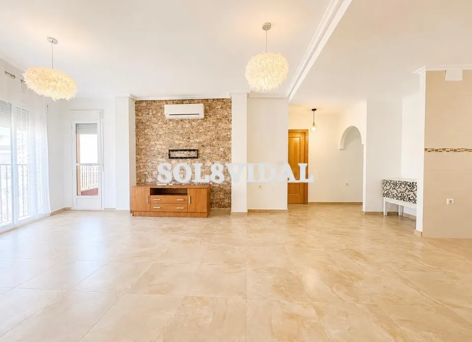 PISO DE LUJO EN JACARILLA