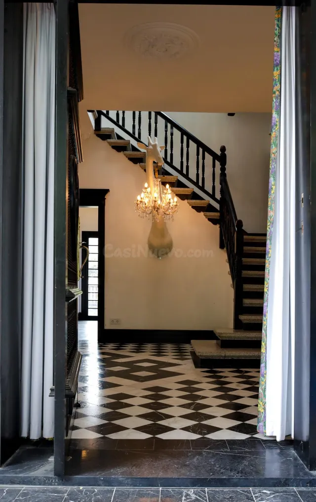 Chalet reformado independiente con jardín y piscina - Ciudad Jardín — 5