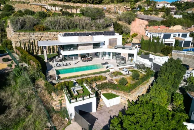 Chalet 4 habitaciones 640m² en venta - Costa del Sol - foto 2