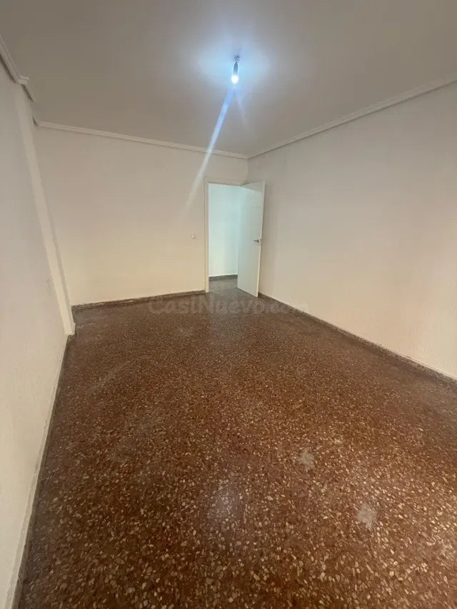 Piso en Alaquas con galería y despensa - foto 4