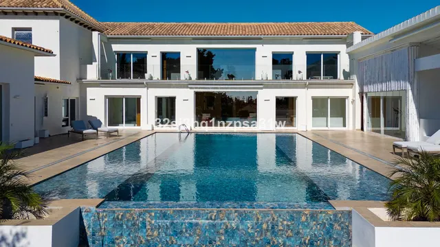 Chalet 6 habitaciones 933m² en venta - Marbella — 4