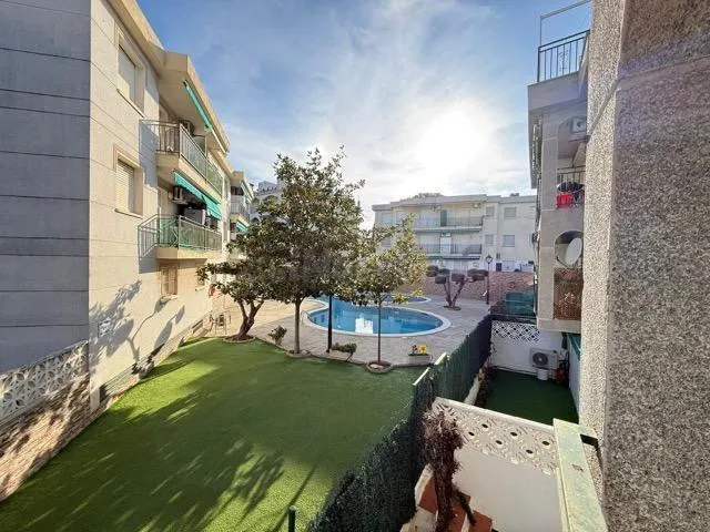 Apartamento a 700 m de la playa con piscina comunitaria - TORREDEMBARRA-