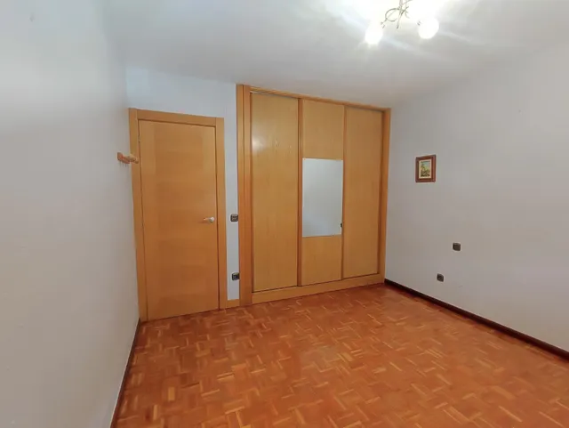 Chalet adosado en Paseo de la Democracia — 35