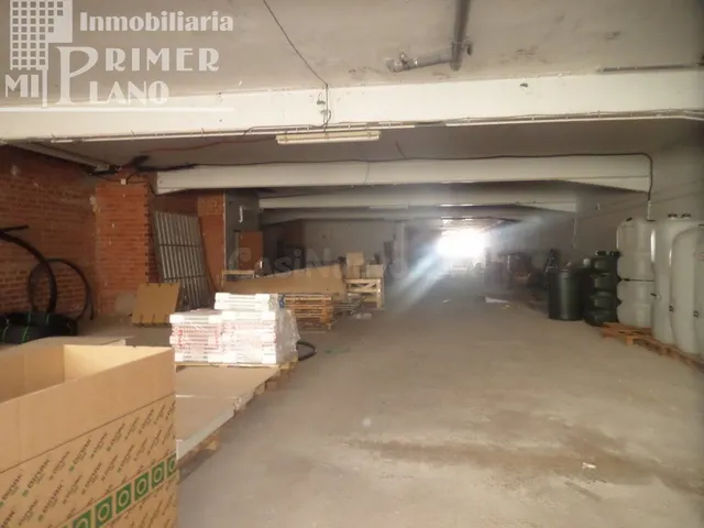 Local comercial a dos calles de 715 m2 junto a avda Don Anto - foto 3