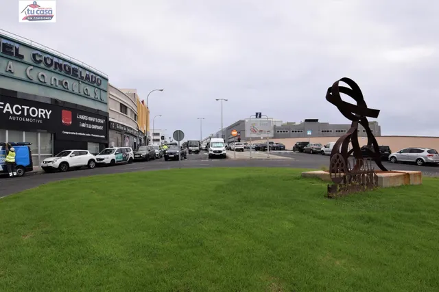 ¡Oportunidad! Se vende oficina de 218 m2. en la avenida prin