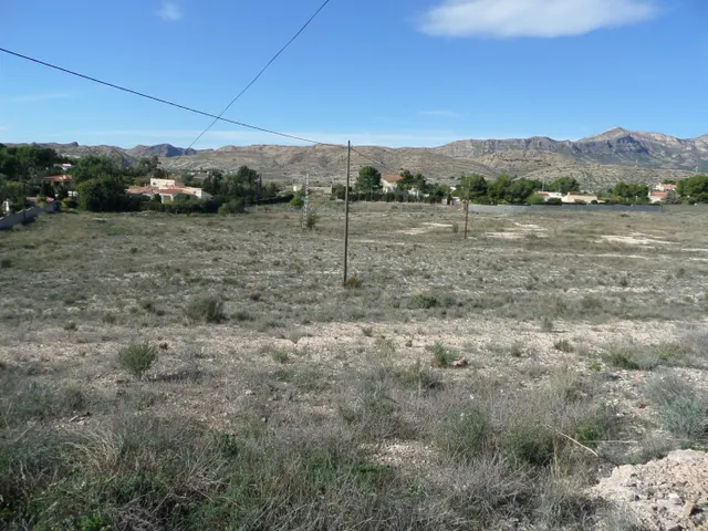 OPORTUNIDAD SOLAR URBANO IDONEO PARA construcción DE CHALETS MUY PROXIMO A ALICANTE — 7