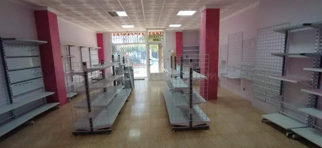 Local comercial en venta - Barrio de la alegría - foto 2
