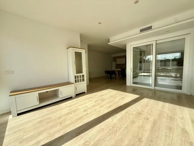 Exclusivo chalet adosado con piscina privada, amplios espacios y excelentes calidades — 14