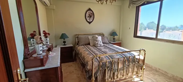 Gran chalet independiente de 3 plantas con dos viviendas y piscina — 32