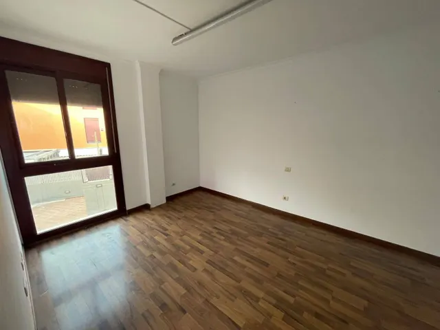PISO EN VECINDARIO — 23