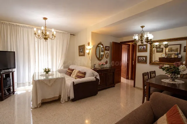 VENTA DE LA NUDA PROPIEDAD, PISO DE 4 DORMITORIOS - foto 2